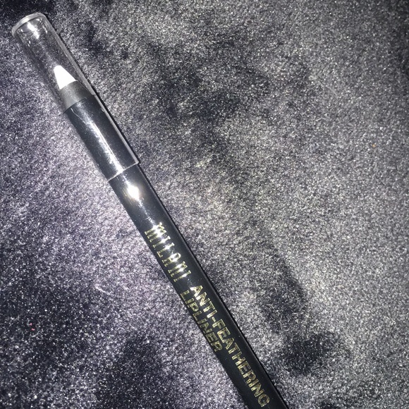 FREE with purchase! ❤️ Milani Transparent Lipliner - Picture 3 of 5